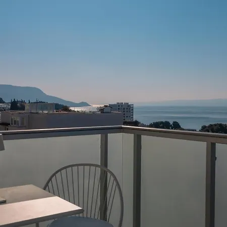 4* In Apartment Split